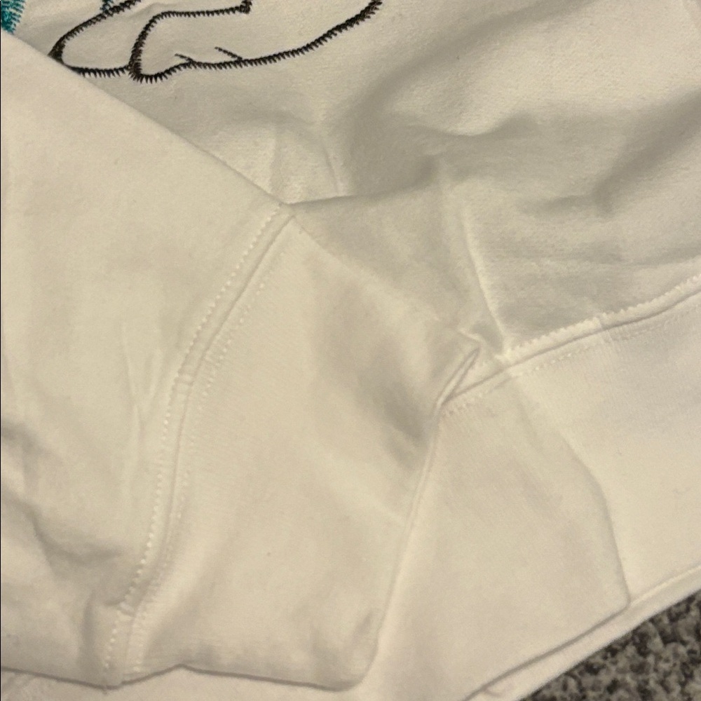 Peanuts White Pajama Set with Snoopy Design - Picture 7 of 8